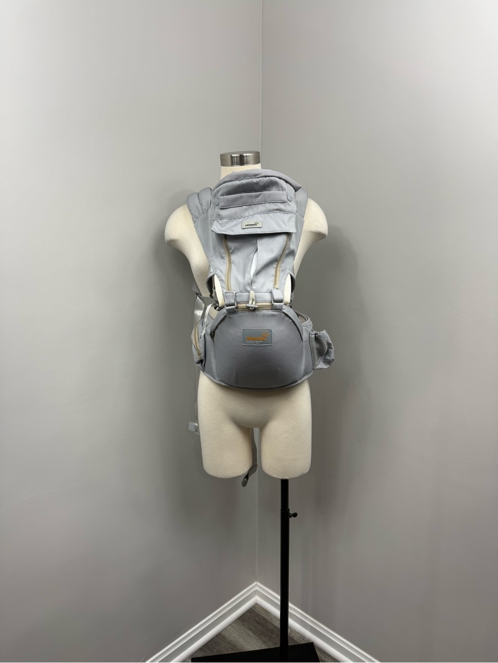 Grownsy Grey Carrier